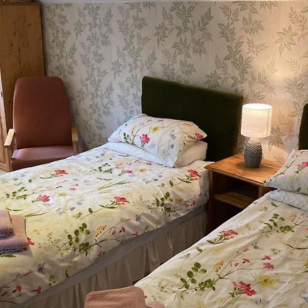 Longstone Farm Bed & Breakfast Хелстън Екстериор снимка