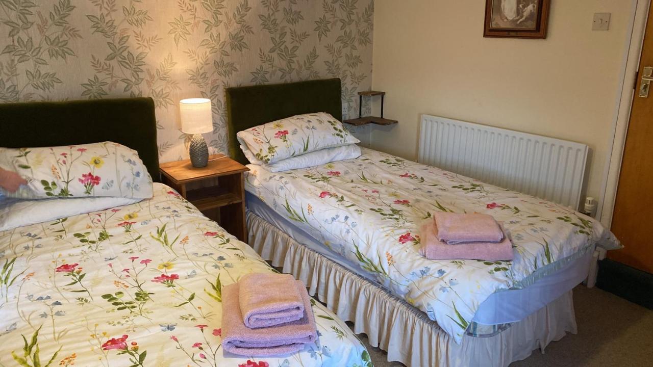 Longstone Farm Bed & Breakfast Хелстън Екстериор снимка